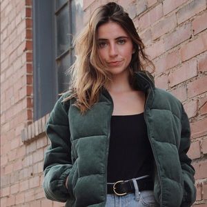 Meet Your Posher, Elaine